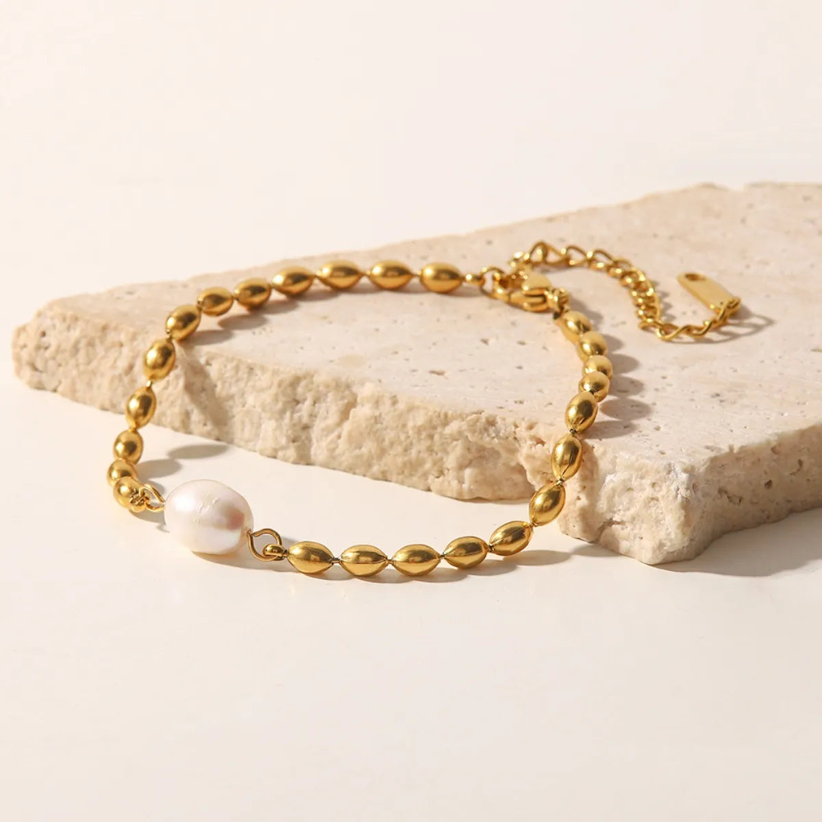 Pearl and Gold Chain Jewelry Set with Necklace and Bracelet - Velora
