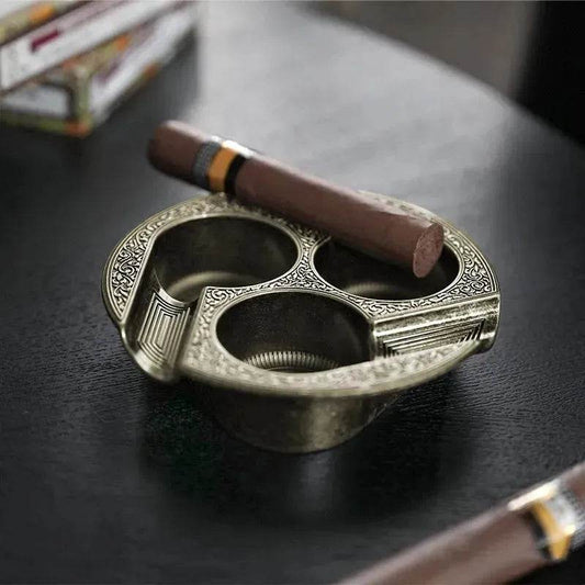 Three-slot Retro Metal Easy-to-clean Cigar Ashtray - Velora