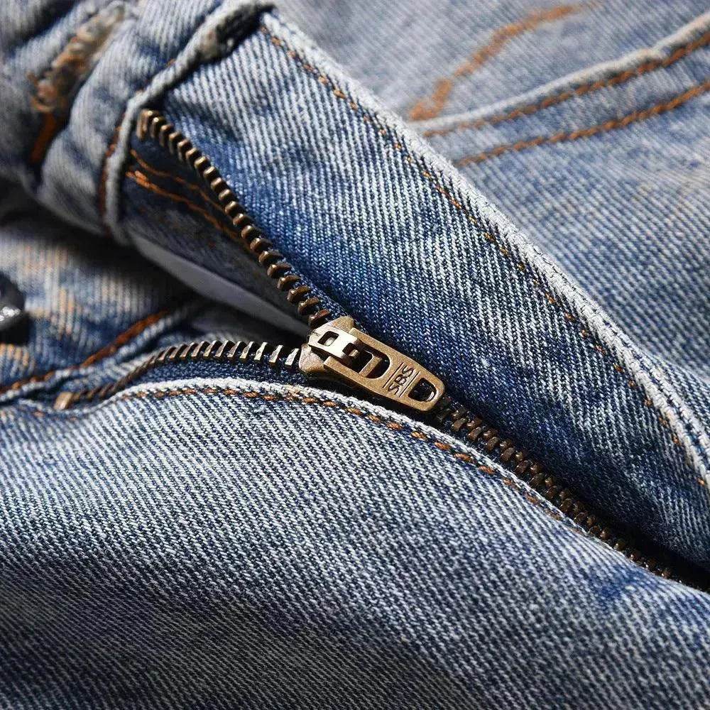 Dirty Ripped Jeans With Waste Soil - Velora