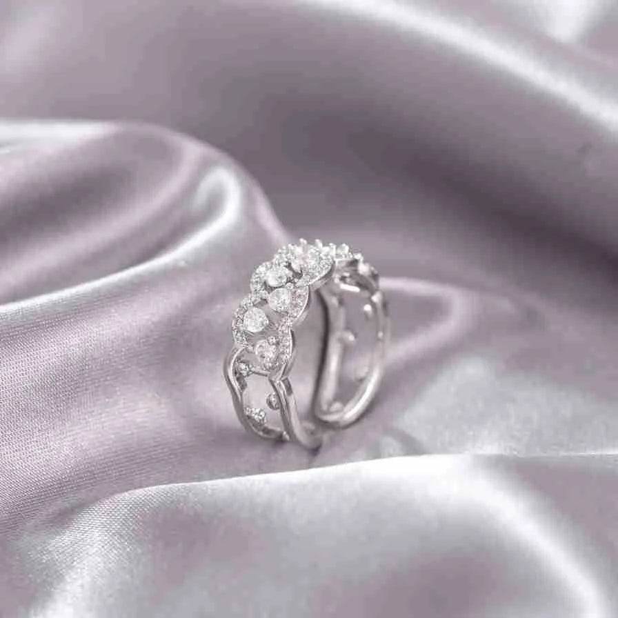 Niche Opening Adjustable Non-fading Cross Ring - Velora