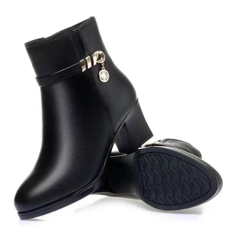 Velvet Thermal Non-slip Middle-aged And Elderly Female Boots - Velora