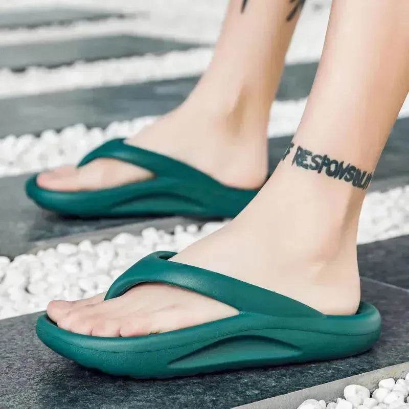 Flip-flops Men Wear Sandy Beach Platform Outside And Step On Shit - Velora