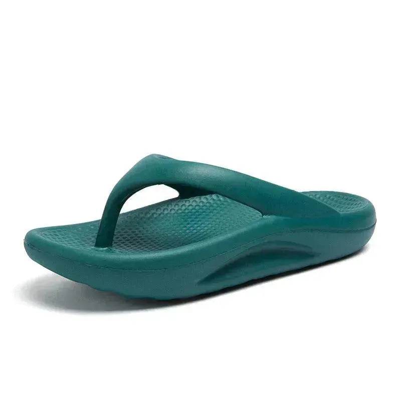 Flip-flops Men Wear Sandy Beach Platform Outside And Step On Shit - Velora