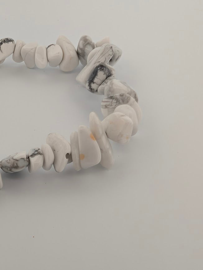Howlite Bracelet — Chip, 6mm & 8mm Round Beads
