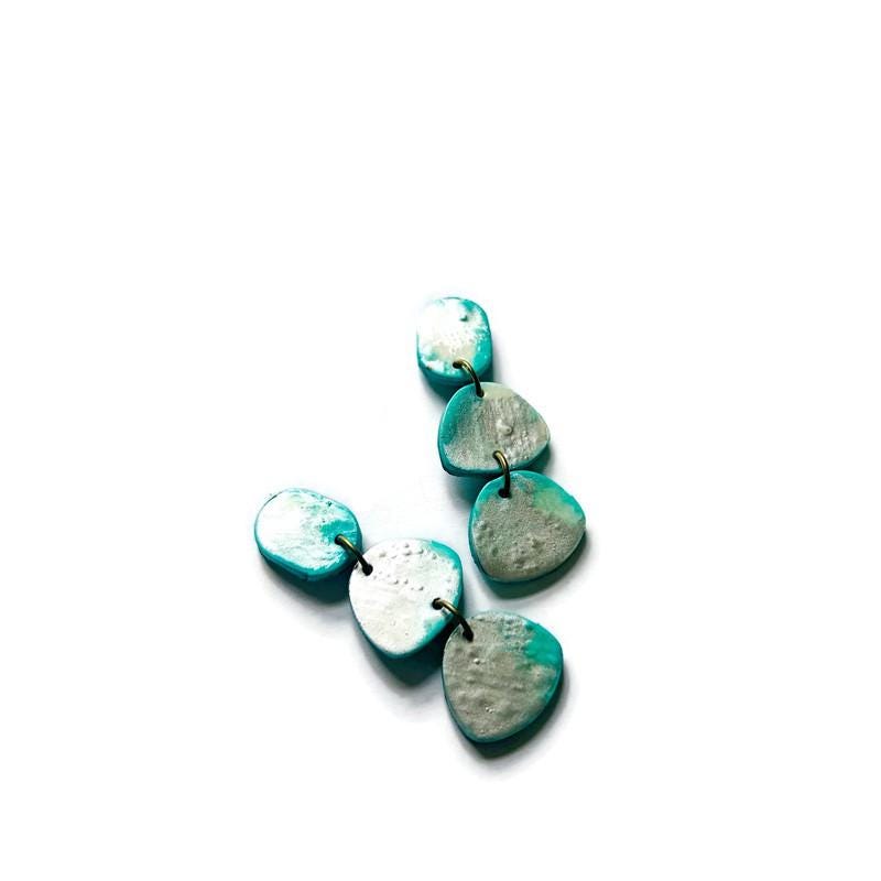 Minimalist Beaded Necklace Icy Blue & Silver with Brown Glass Leaves - Velora Luxury Fashion