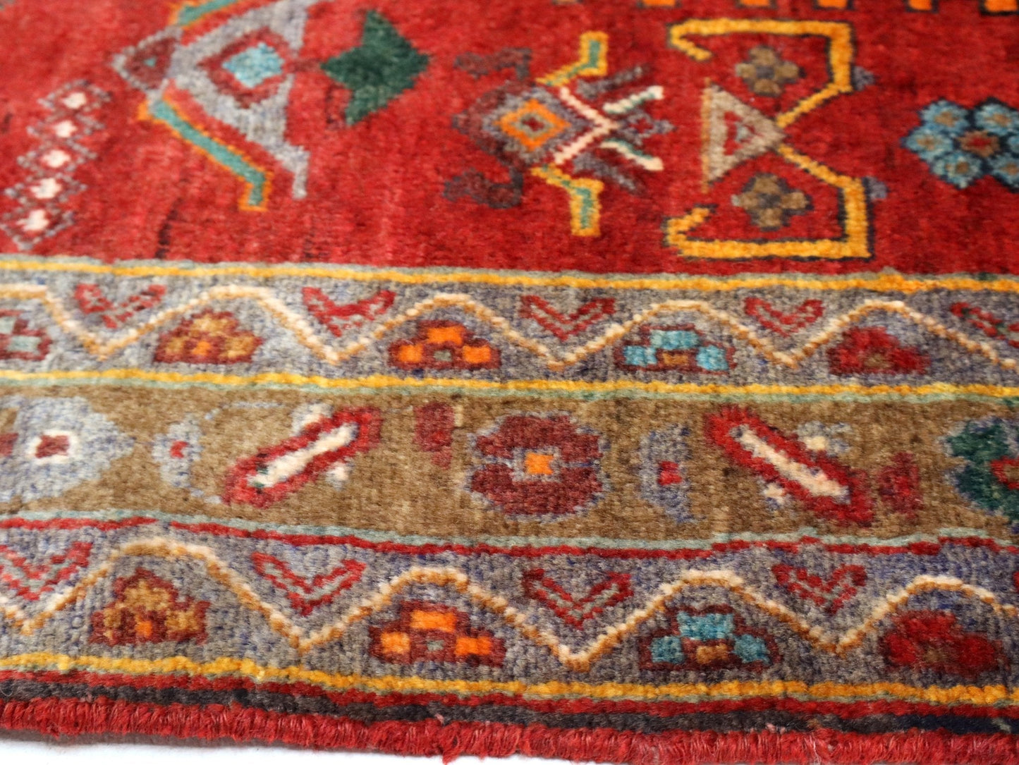 NW Persian Rug | 5' 1” x 9' - Velora