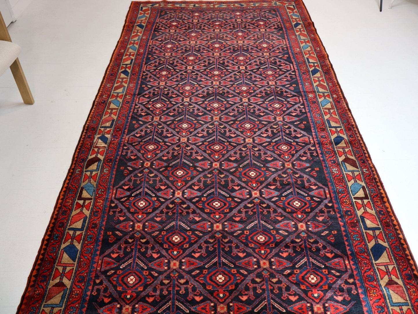 Persian Nahavand Rug | 5' 2" x 10' 8" - Velora