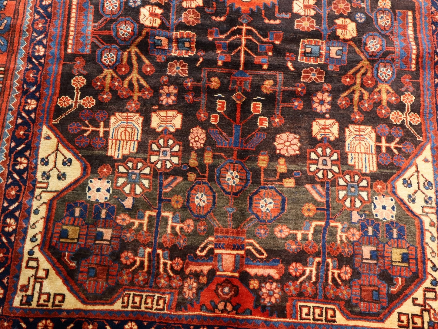 Persian Nahavand Rug | 5' 5” x 9' 7" - Velora