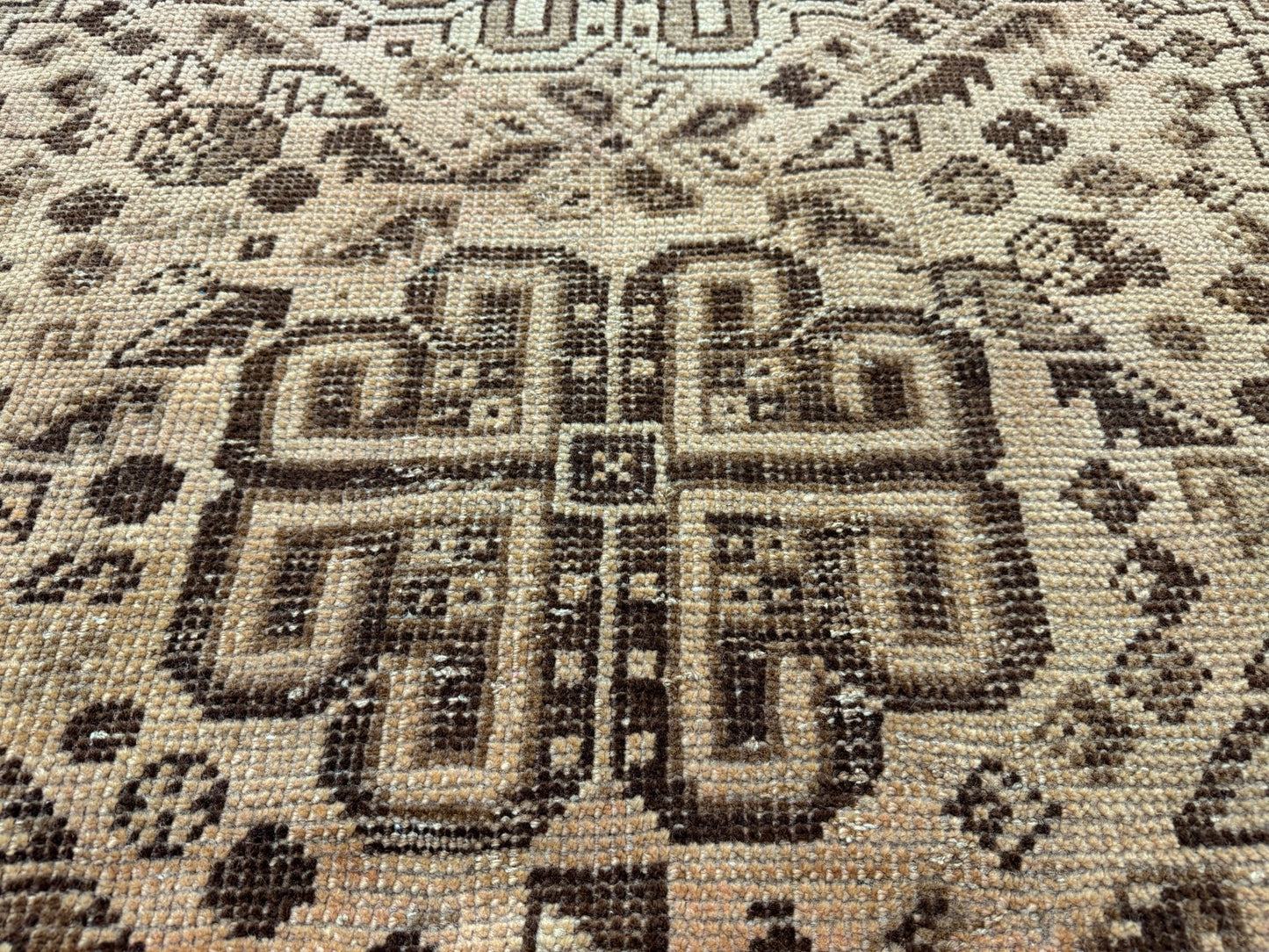 Persian Shiraz Rug | 5' 5” x 7' 11" - Velora