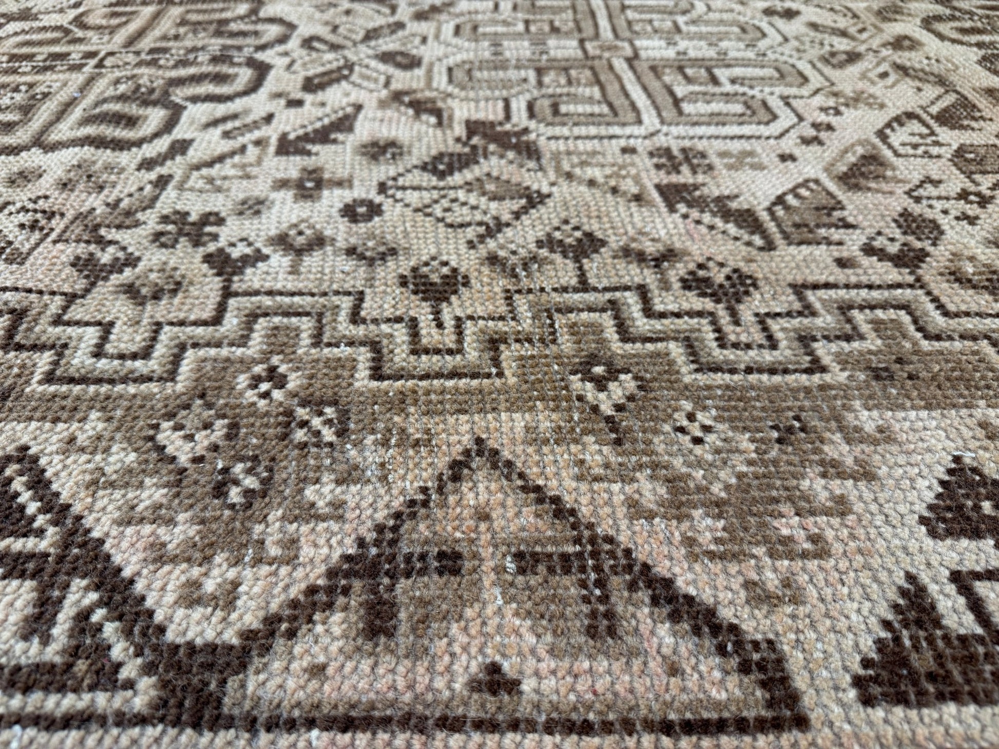 Persian Shiraz Rug | 5' 5” x 7' 11" - Velora