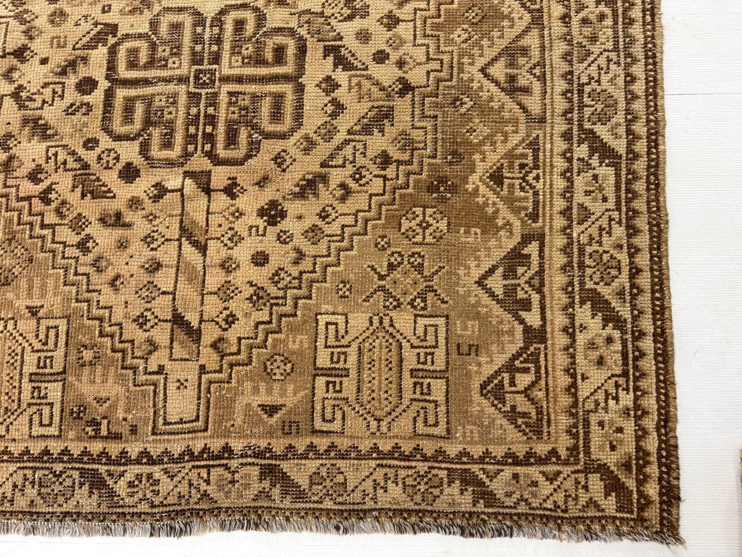 Persian Shiraz Rug | 5' 5” x 7' 11" - Velora