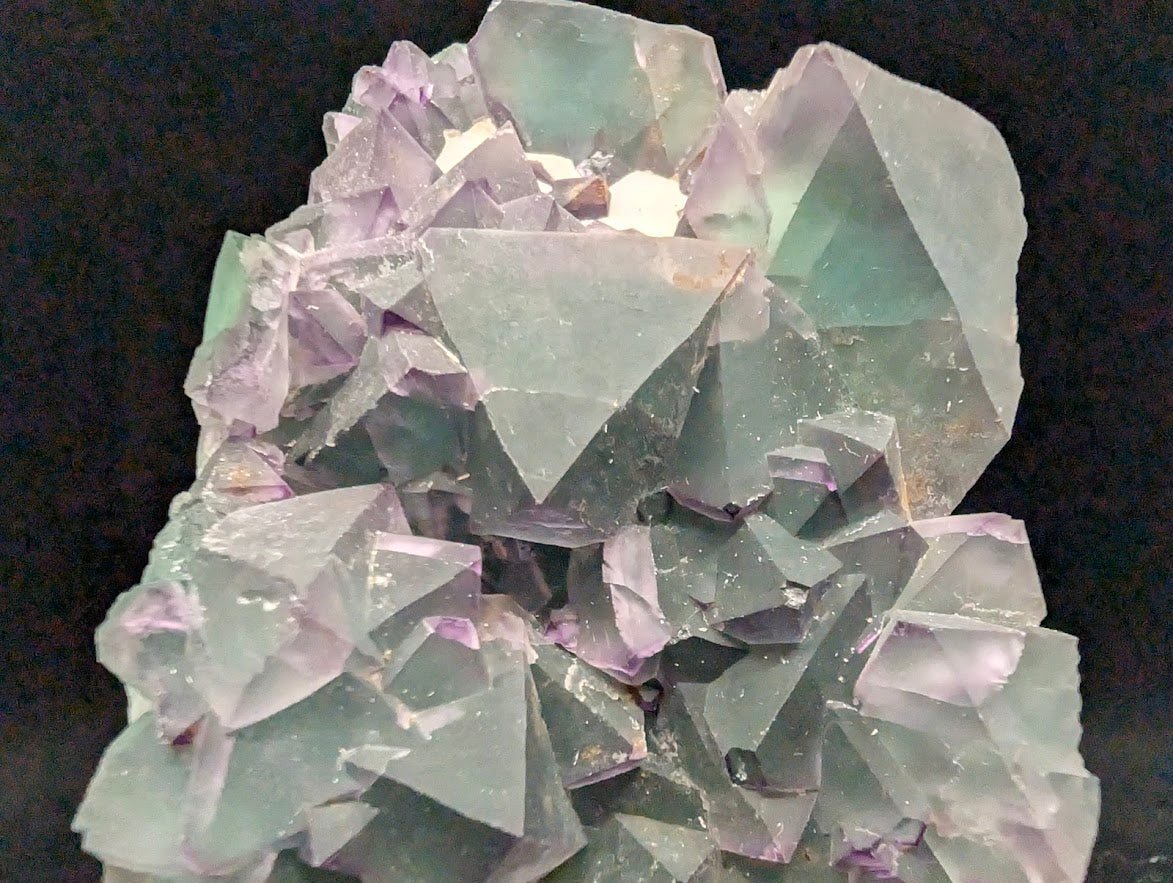 Rare De’an Fluorite Cluster – UV Reactive Green & Purple Crystal from Jiangxi, China